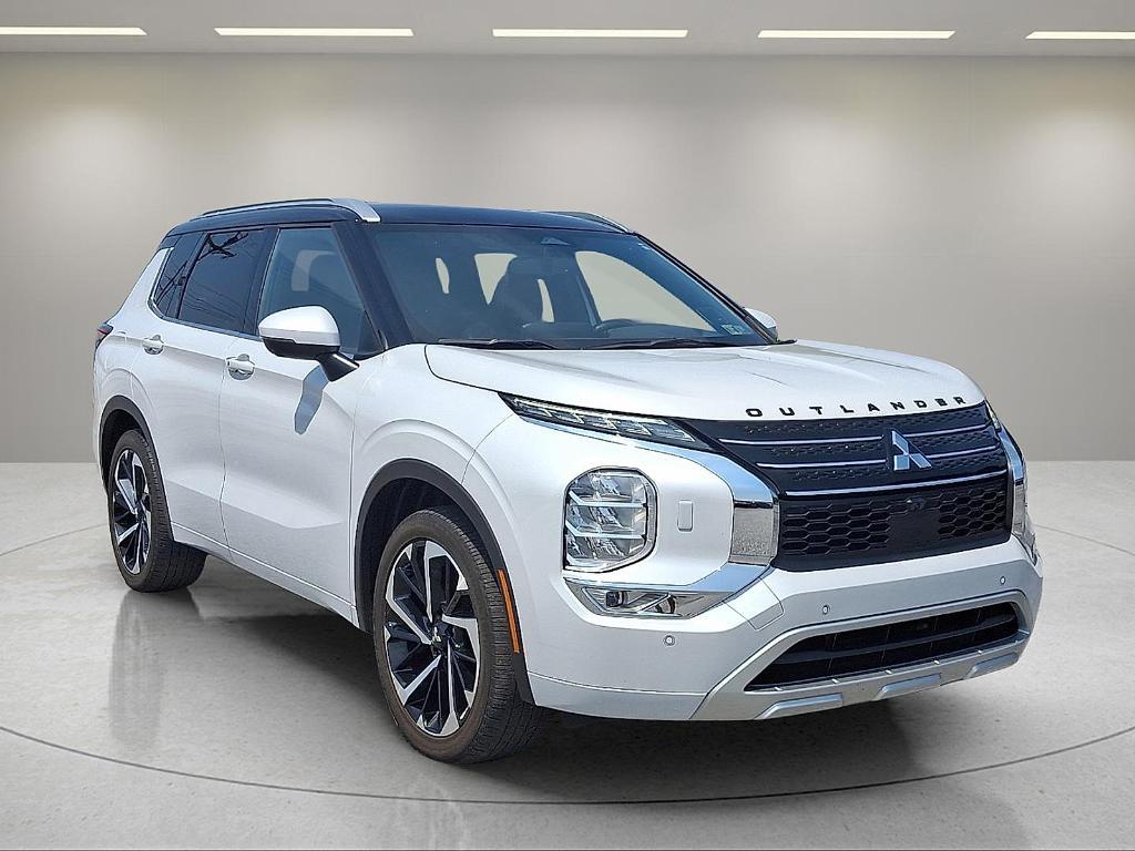 used 2023 Mitsubishi Outlander car, priced at $28,990