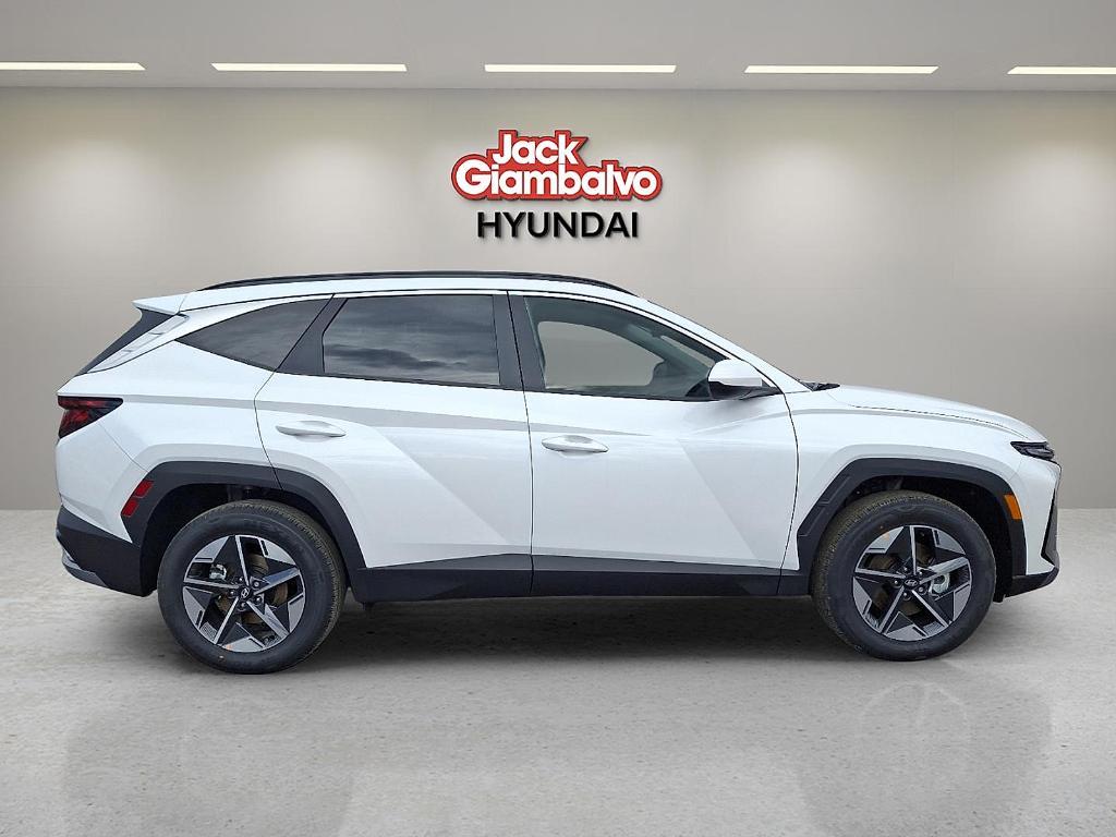 new 2025 Hyundai Tucson car, priced at $32,075