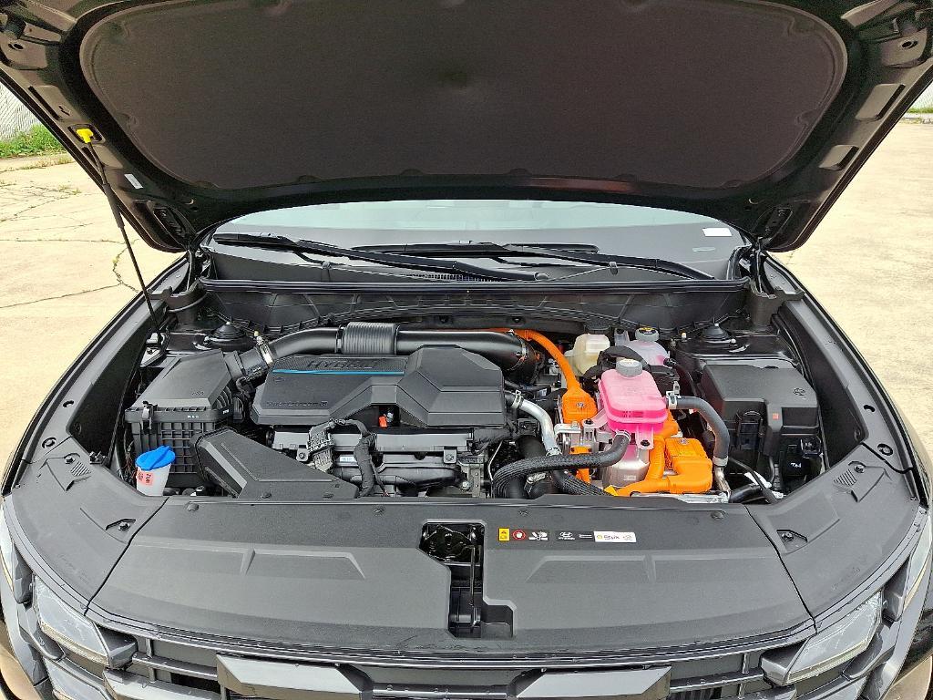 new 2025 Hyundai TUCSON Hybrid car, priced at $34,966