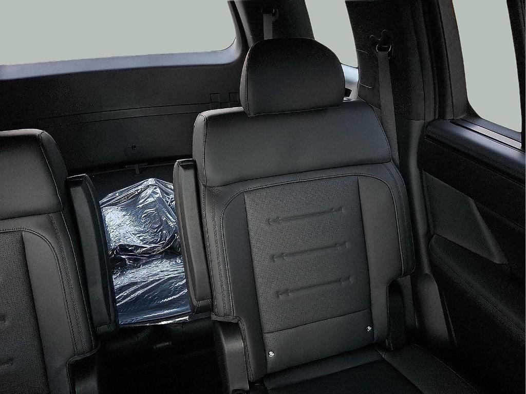 new 2025 Hyundai SANTA FE HEV car, priced at $45,945