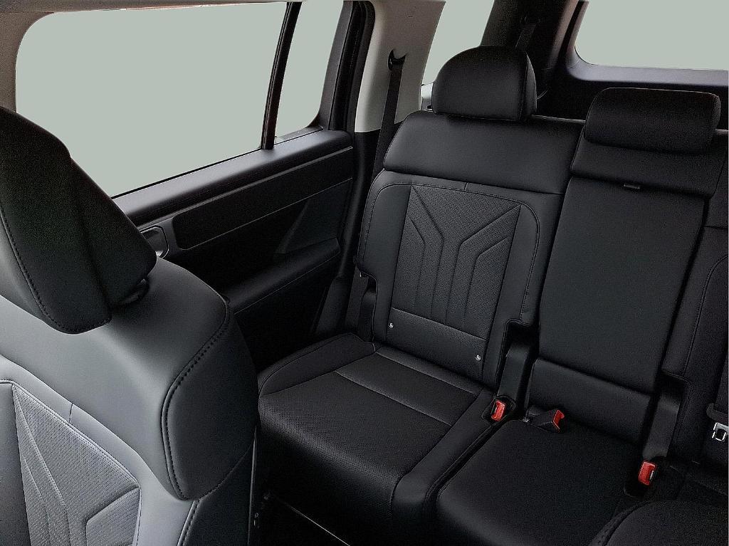 new 2025 Hyundai Santa Fe car, priced at $35,919