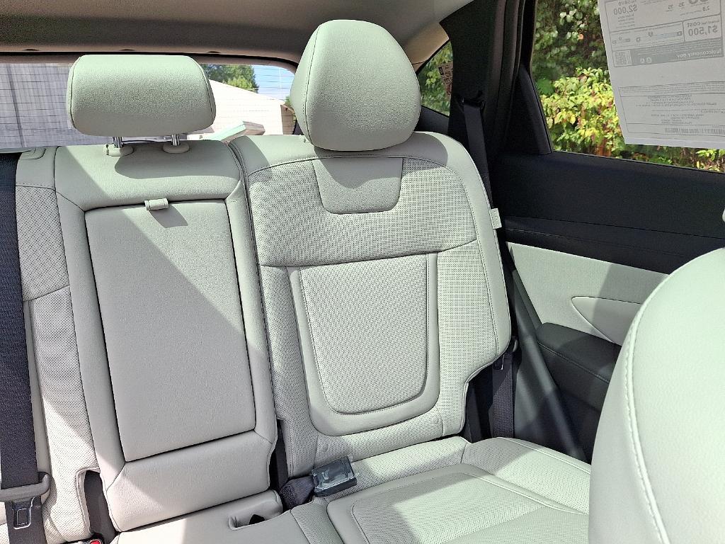 new 2025 Hyundai TUCSON Hybrid car, priced at $38,485