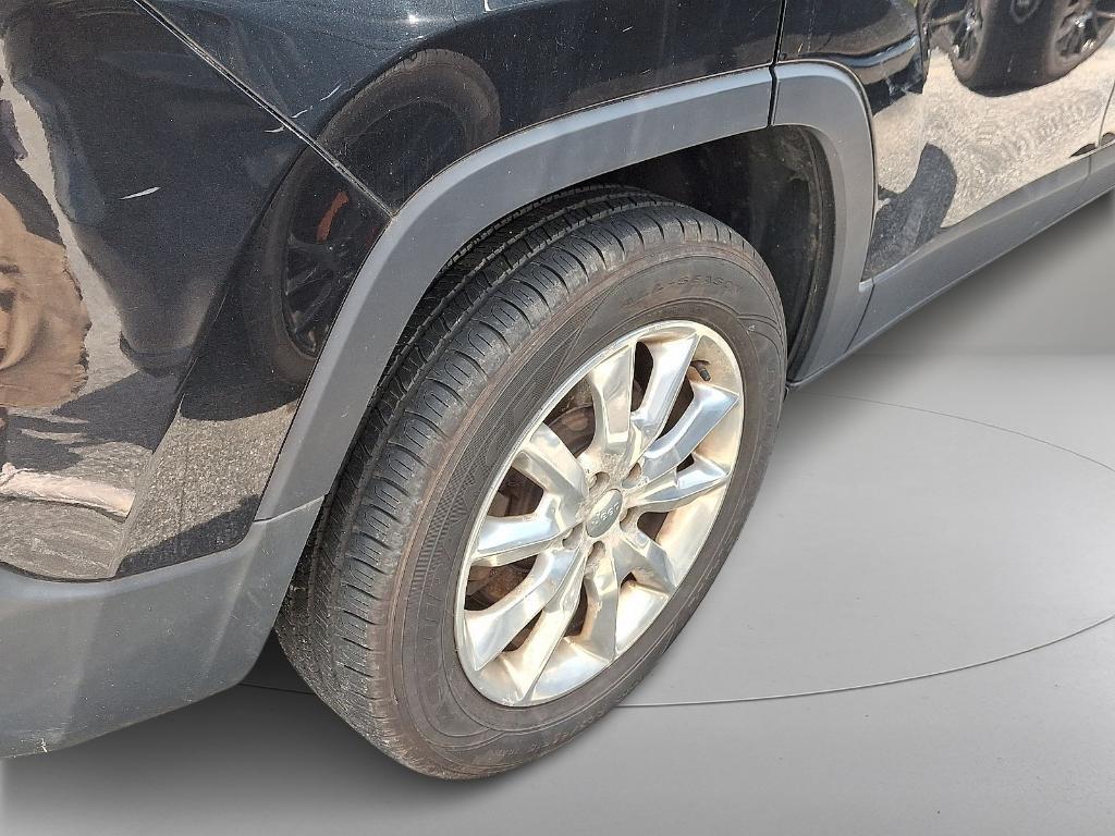 used 2015 Jeep Cherokee car, priced at $9,590
