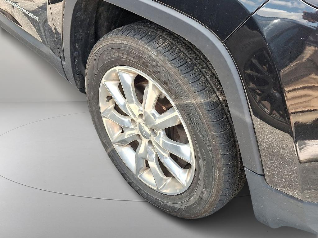 used 2015 Jeep Cherokee car, priced at $9,590
