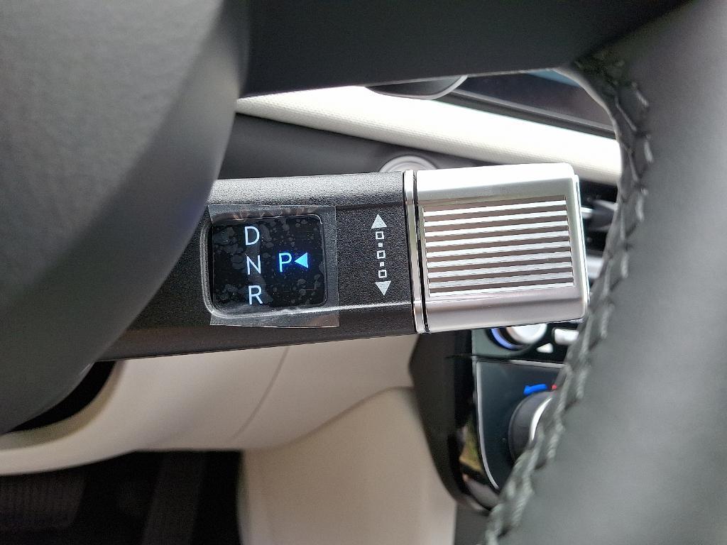 new 2025 Hyundai TUCSON Hybrid car, priced at $38,560