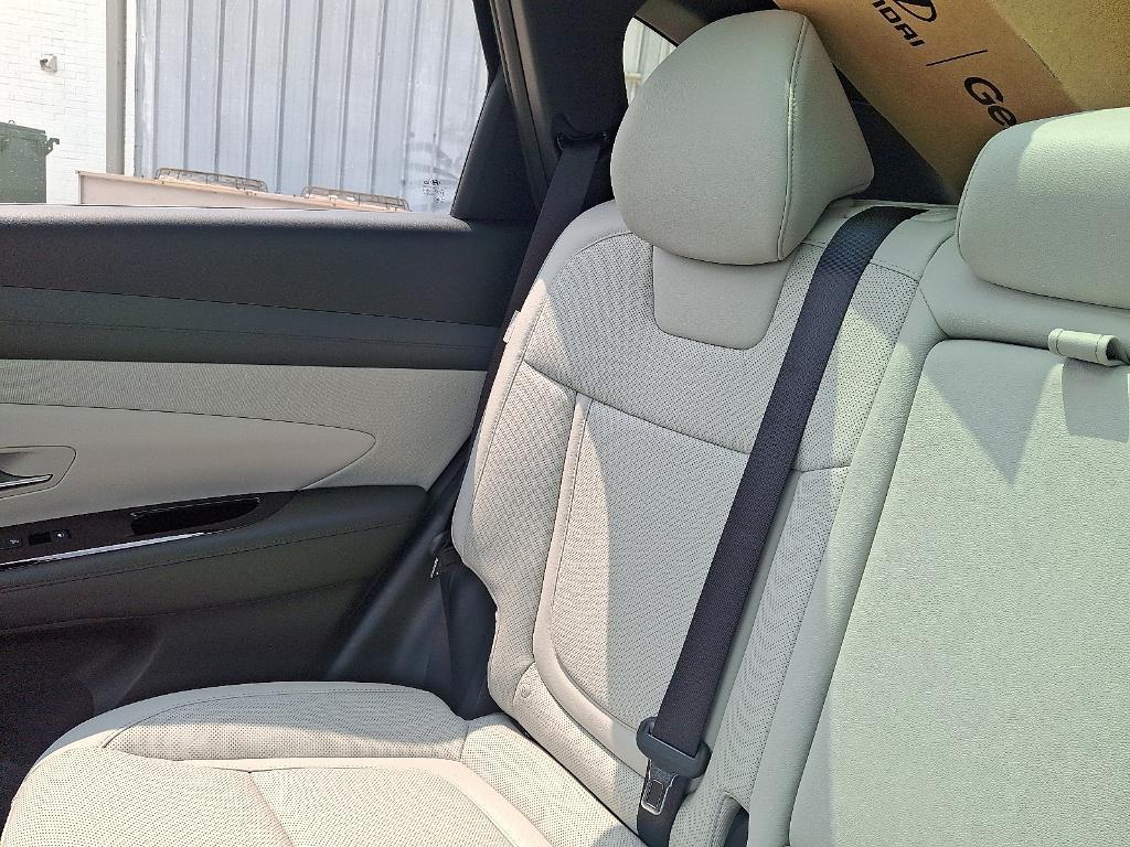 new 2025 Hyundai TUCSON Hybrid car, priced at $41,522