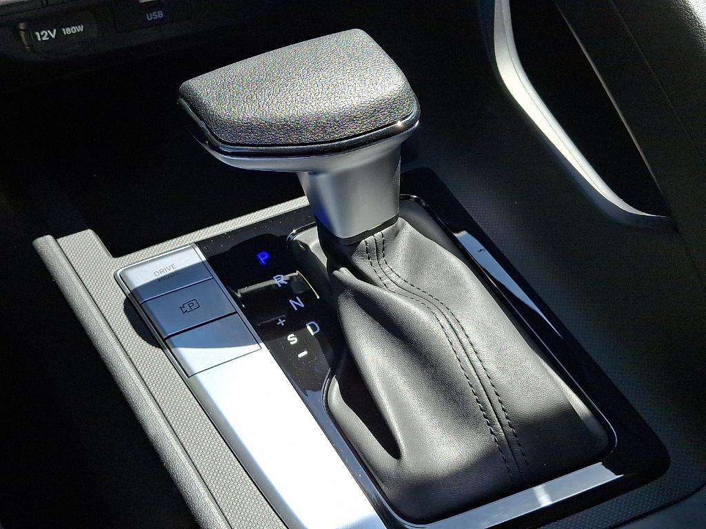new 2025 Hyundai Elantra car, priced at $22,781