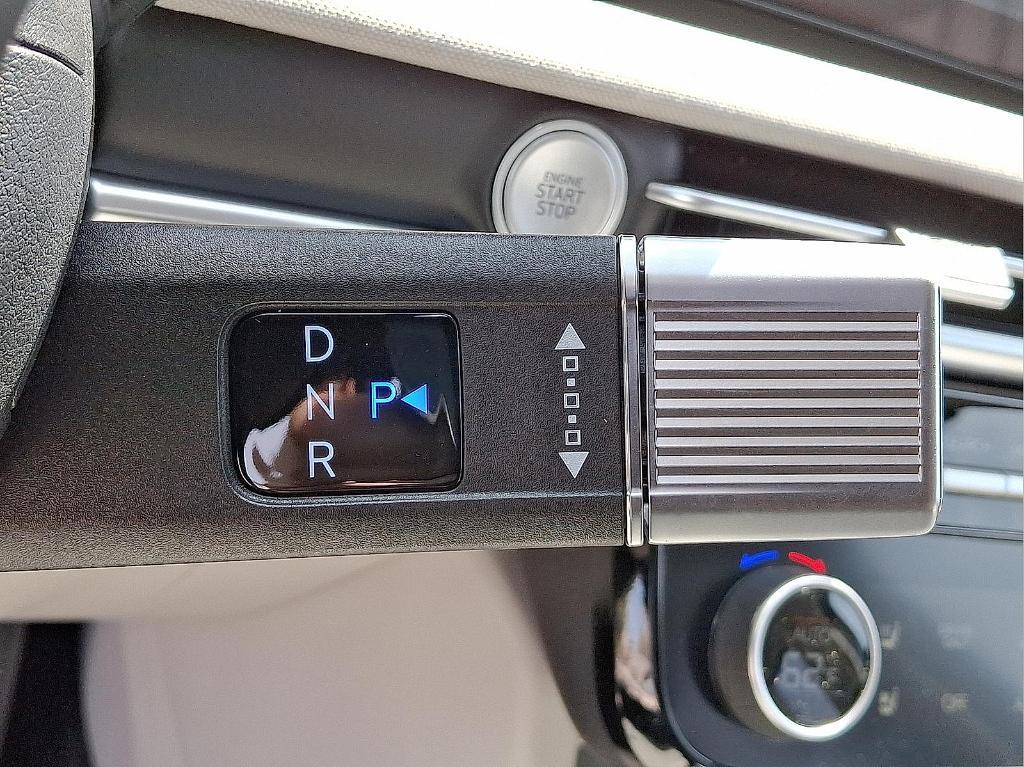new 2025 Hyundai TUCSON Hybrid car, priced at $42,110