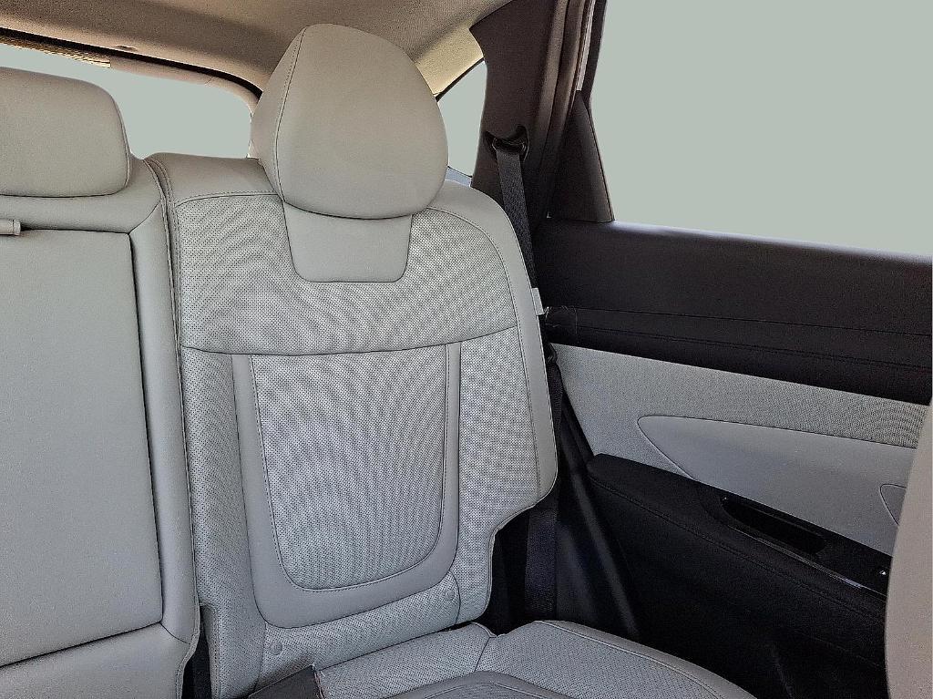 new 2025 Hyundai TUCSON Hybrid car, priced at $42,545