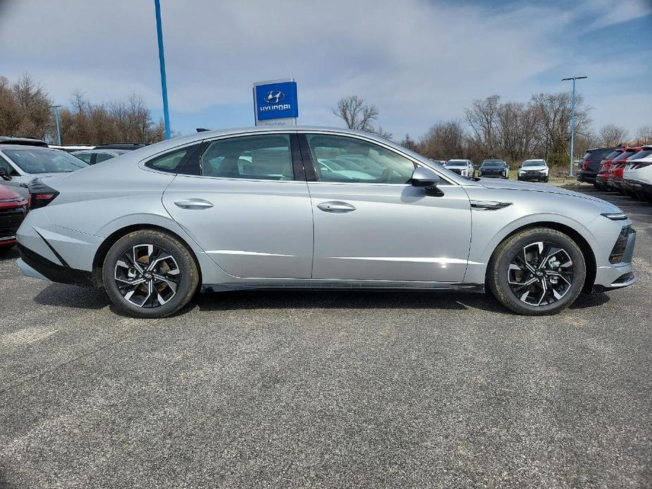 new 2024 Hyundai Sonata car, priced at $29,670