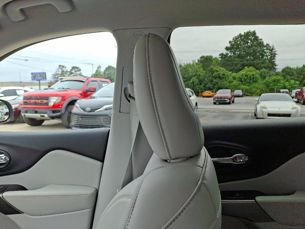 used 2020 Jeep Cherokee car, priced at $22,990