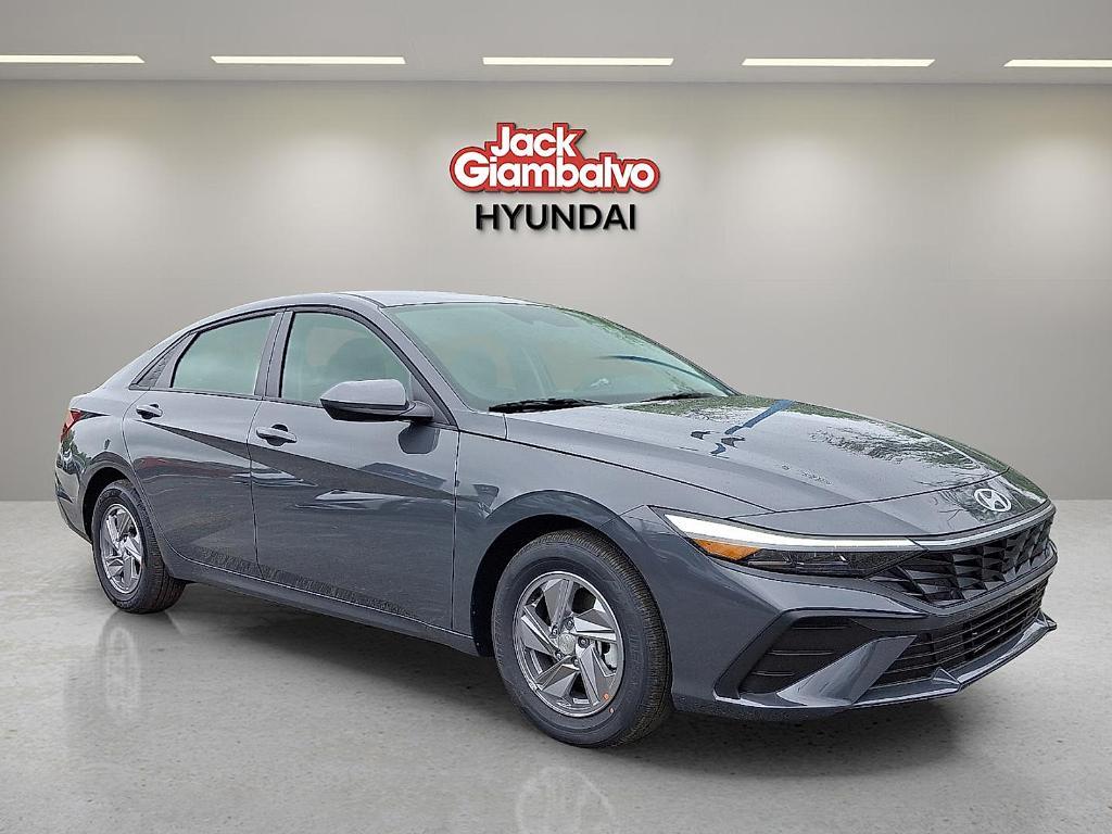new 2025 Hyundai Elantra car, priced at $22,284