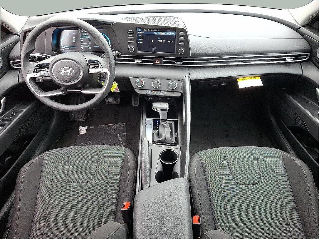 new 2025 Hyundai Elantra car, priced at $22,284