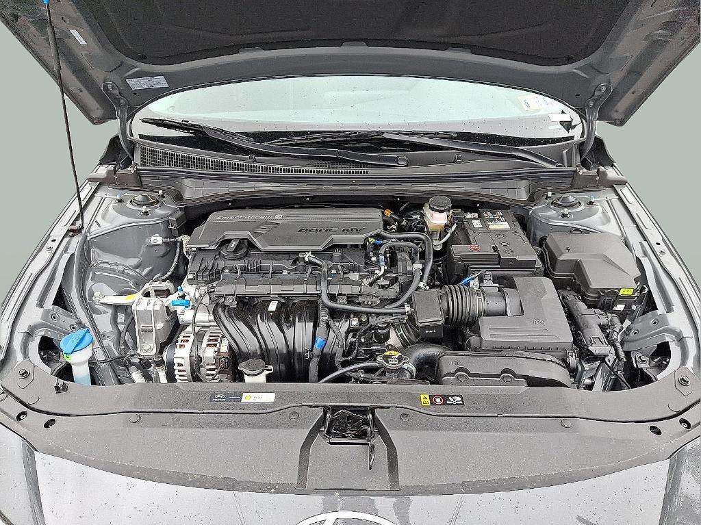 new 2025 Hyundai Elantra car, priced at $22,284