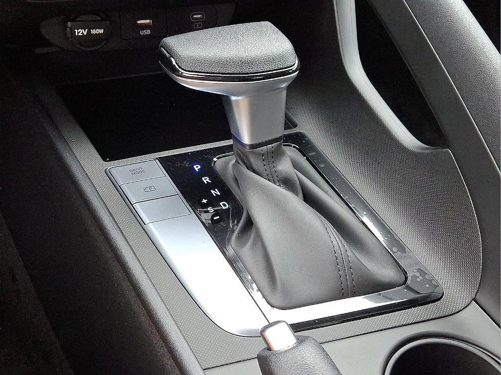 new 2025 Hyundai Elantra car, priced at $22,784