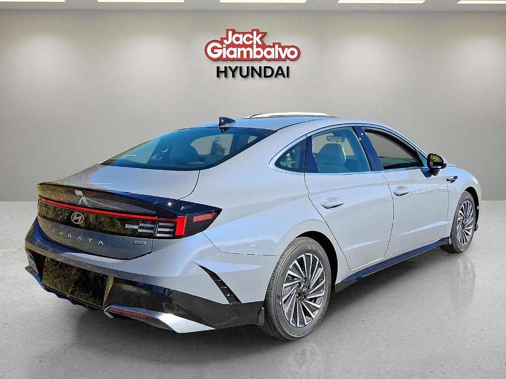 new 2025 Hyundai Sonata Hybrid car, priced at $31,940