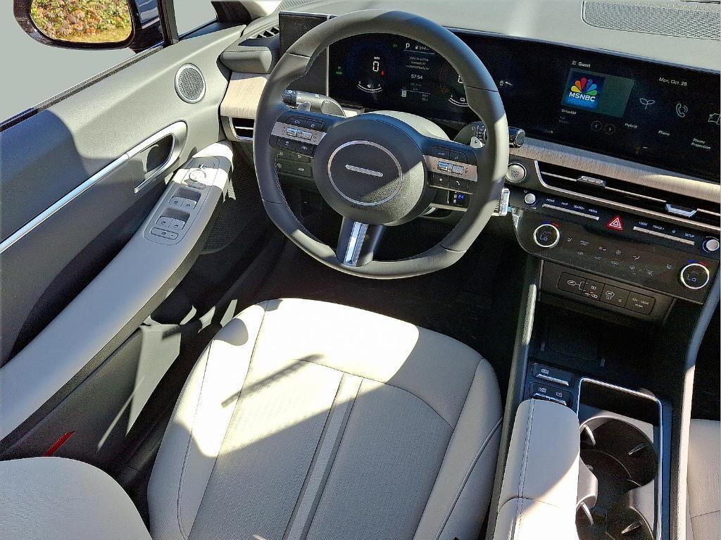new 2025 Hyundai Sonata Hybrid car, priced at $31,940