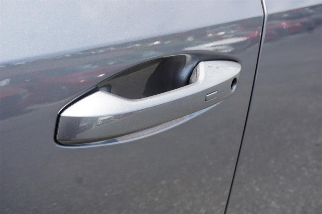 new 2025 Nissan Kicks car, priced at $27,600