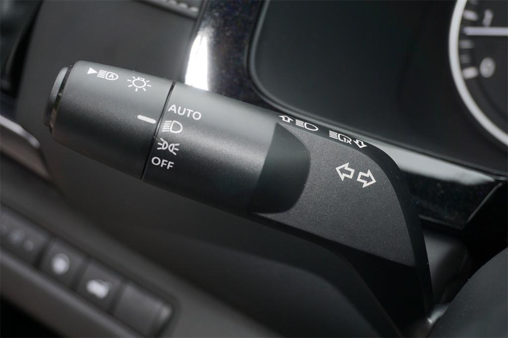 new 2025 Nissan Pathfinder car, priced at $38,191