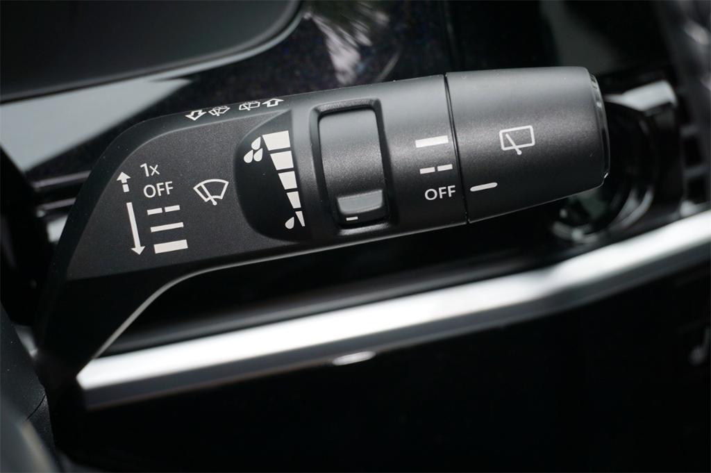 new 2025 Nissan Pathfinder car, priced at $38,191