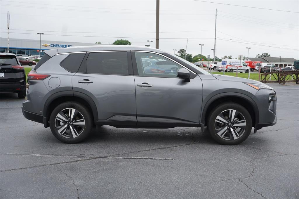 used 2024 Nissan Rogue car, priced at $30,999