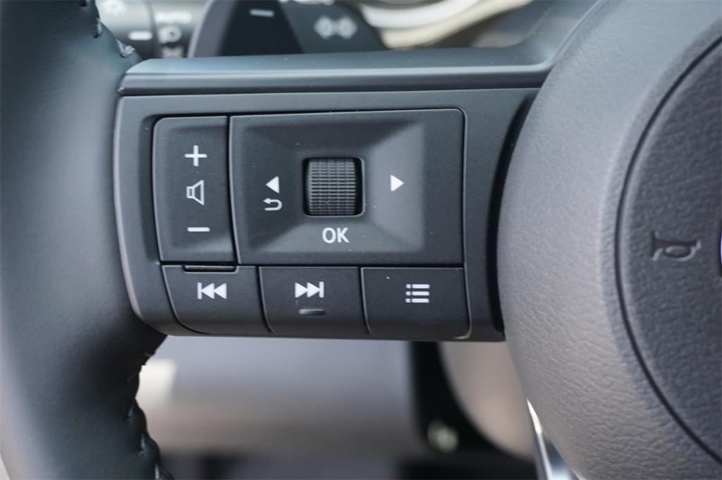 new 2025 Nissan Pathfinder car, priced at $38,209