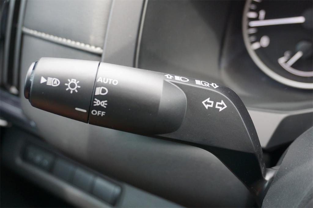 new 2025 Nissan Pathfinder car, priced at $35,128