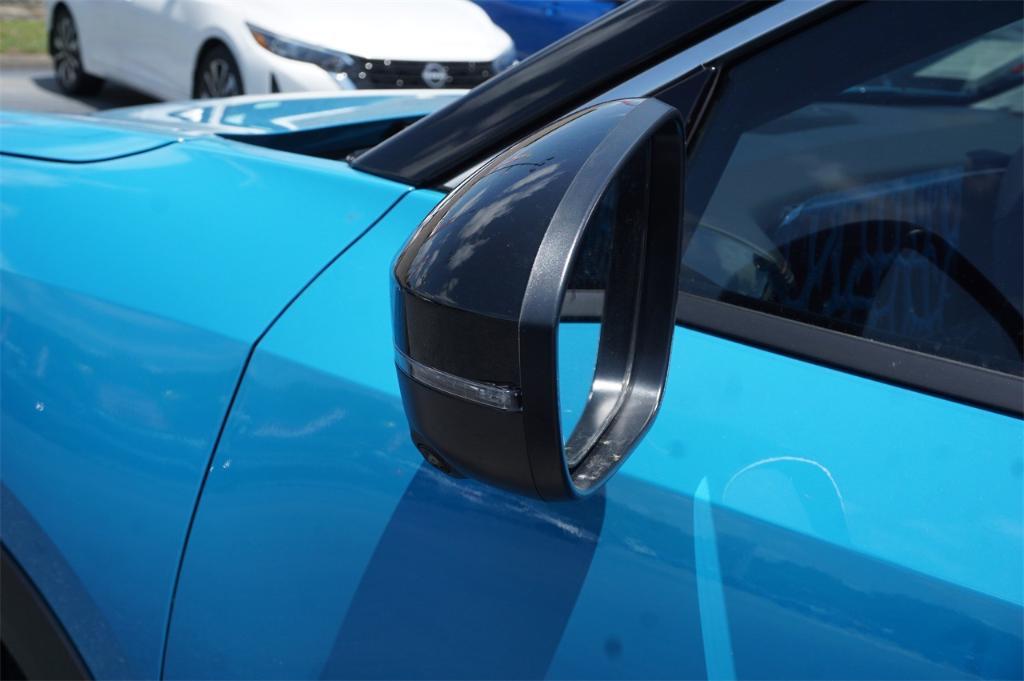 new 2025 Nissan Kicks car, priced at $27,552