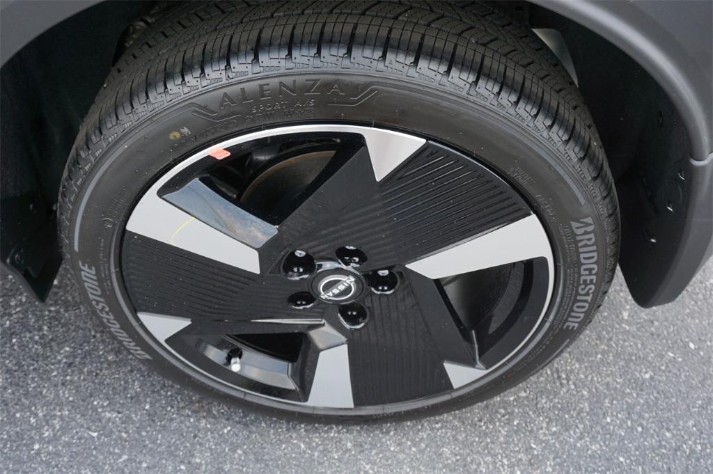 new 2025 Nissan Kicks car, priced at $26,558