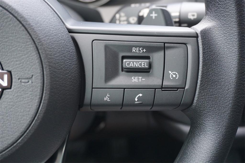new 2025 Nissan Pathfinder car, priced at $35,077