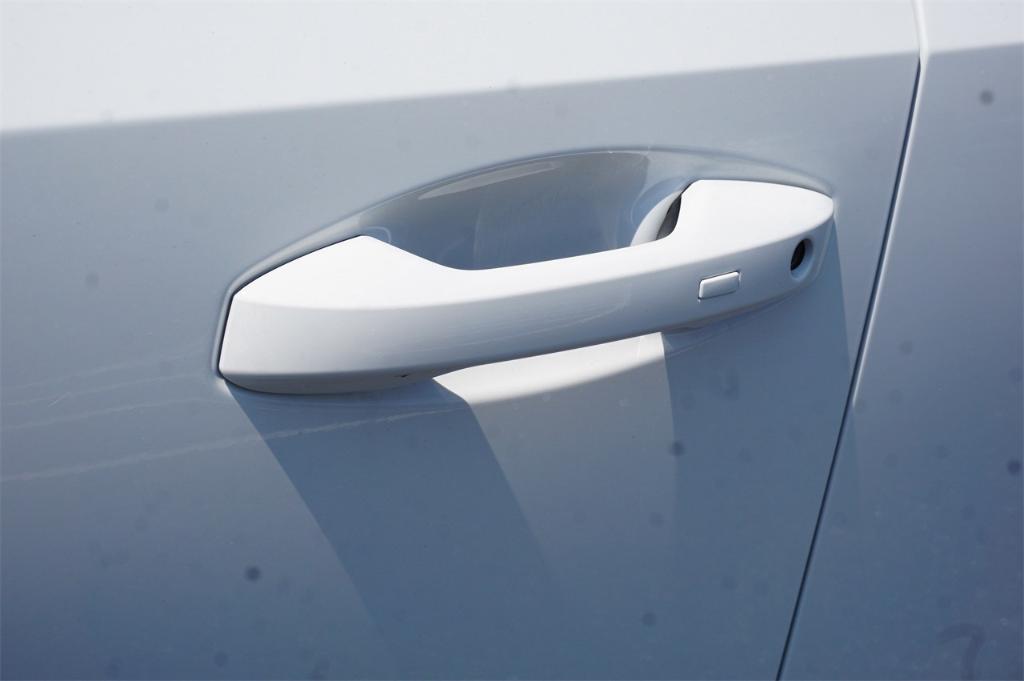 new 2025 Nissan Kicks car, priced at $24,510