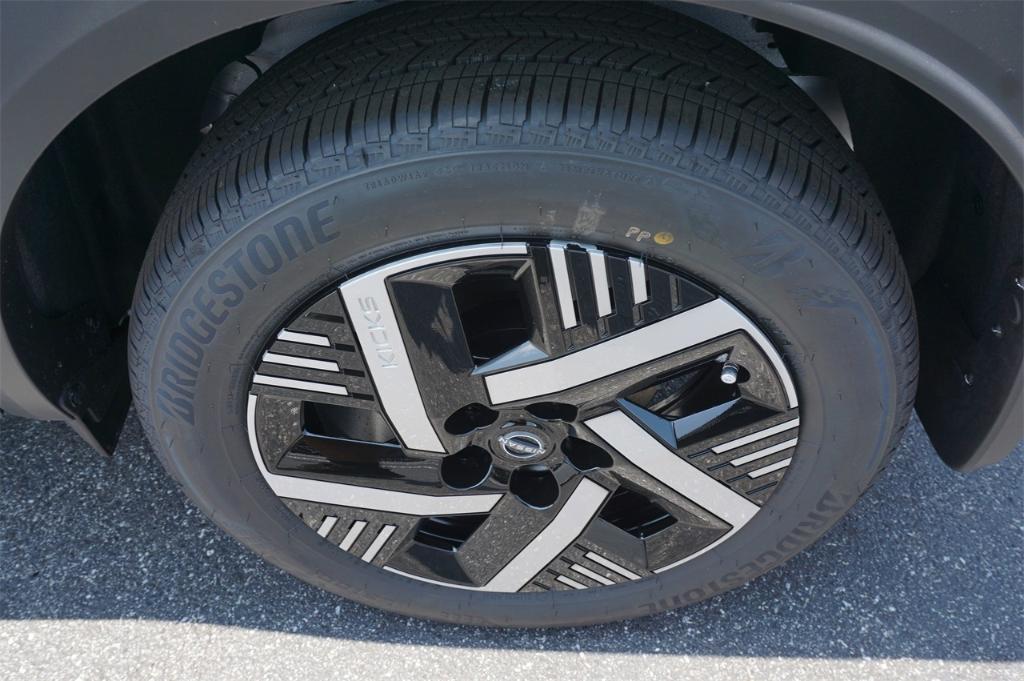 new 2025 Nissan Kicks car, priced at $24,510