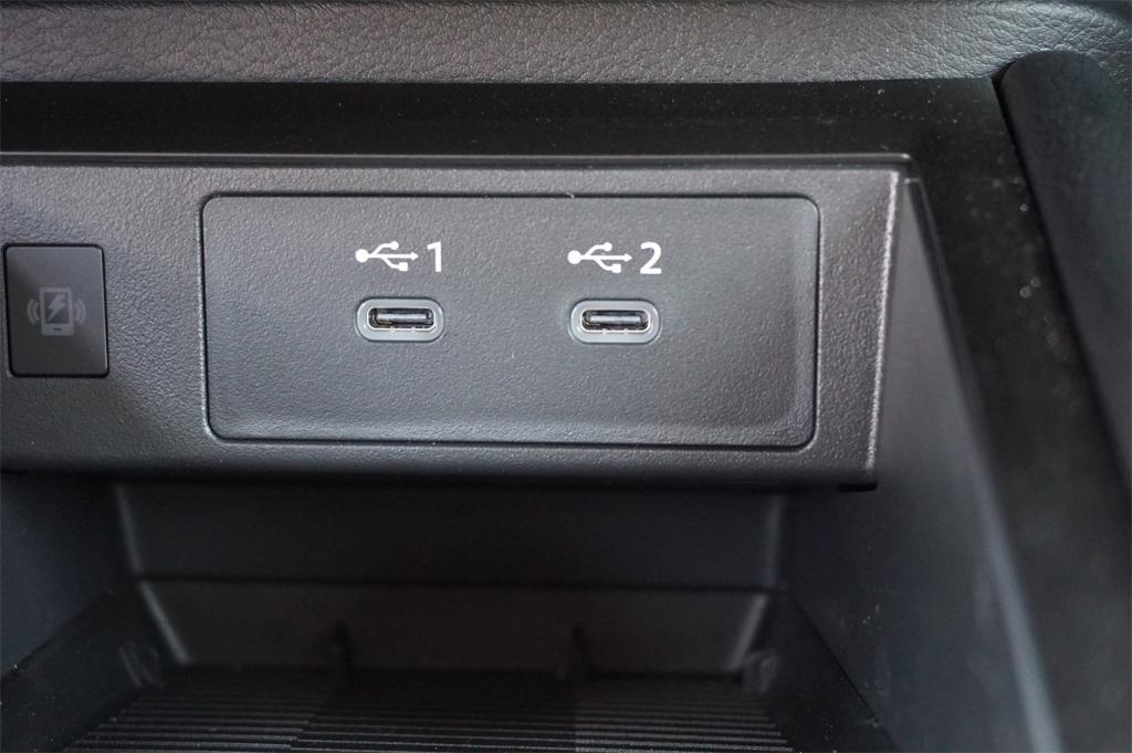 new 2025 Nissan Kicks car, priced at $27,552