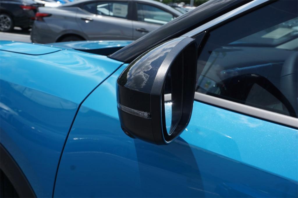 new 2025 Nissan Kicks car, priced at $27,552