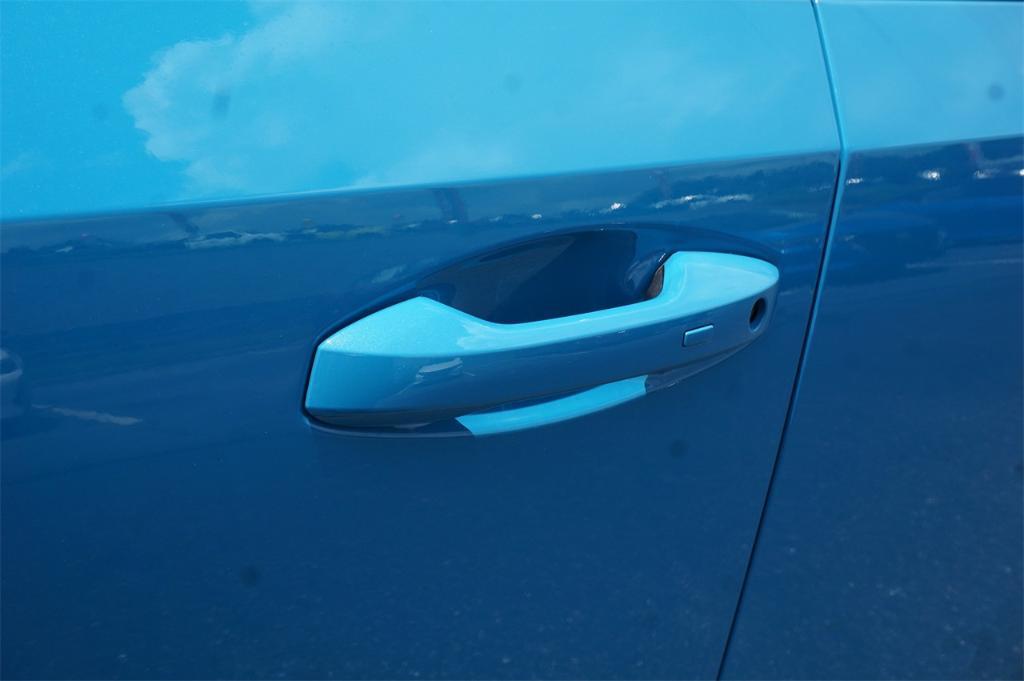 new 2025 Nissan Kicks car, priced at $27,552