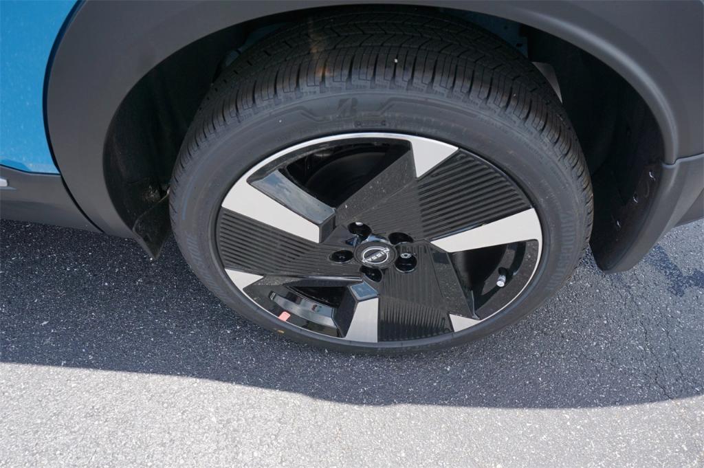 new 2025 Nissan Kicks car, priced at $27,552