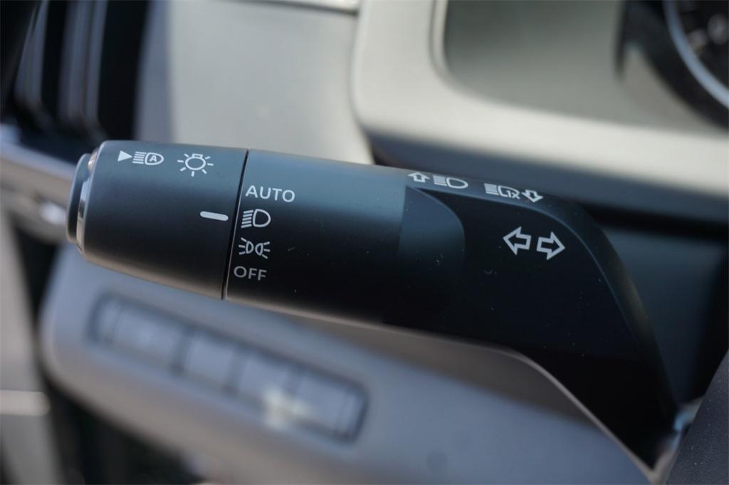 new 2025 Nissan Pathfinder car, priced at $35,014
