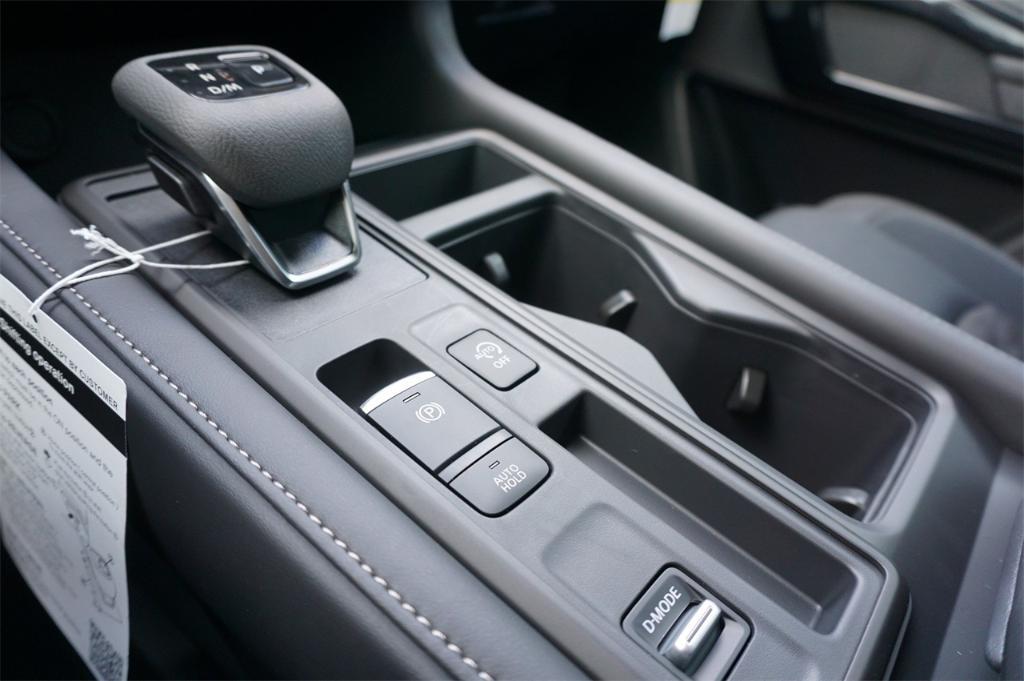 new 2025 Nissan Pathfinder car, priced at $35,077