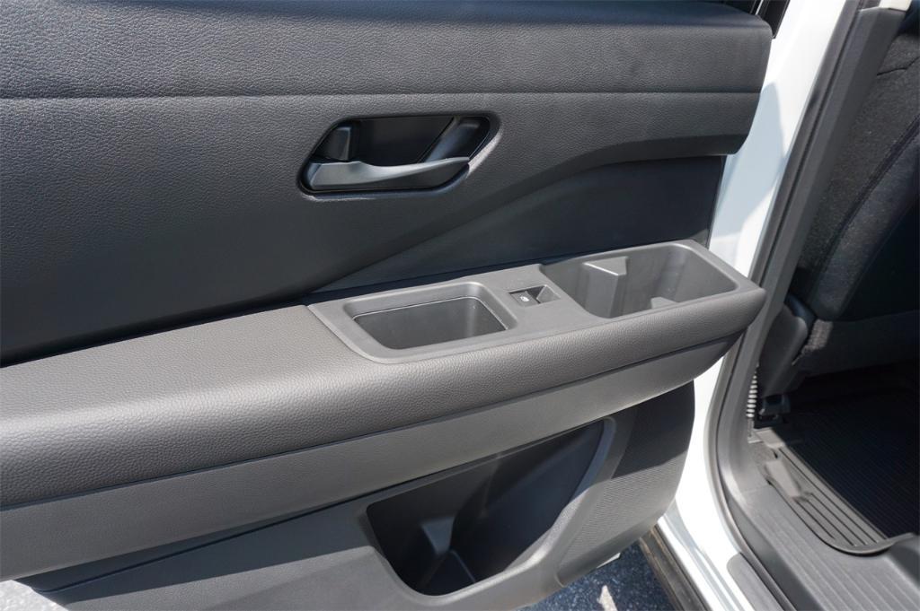 new 2025 Nissan Pathfinder car, priced at $35,051