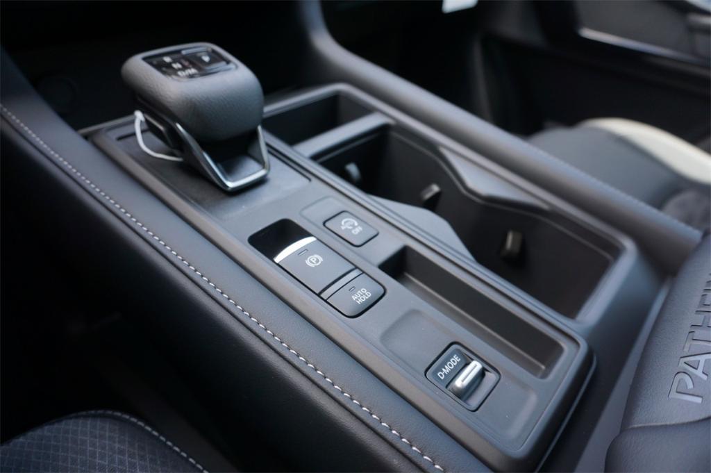 new 2025 Nissan Pathfinder car, priced at $35,051