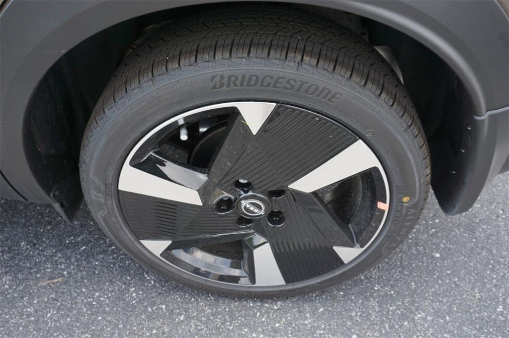 new 2025 Nissan Kicks car, priced at $27,250