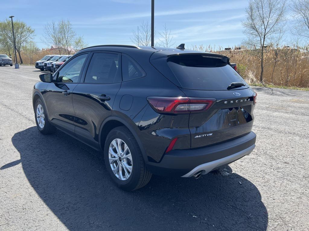 used 2025 Ford Escape car, priced at $30,014