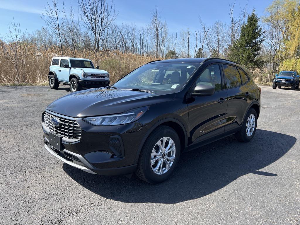 used 2025 Ford Escape car, priced at $30,014