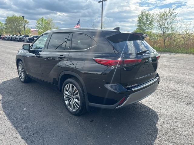 used 2021 Toyota Highlander Hybrid car, priced at $35,989