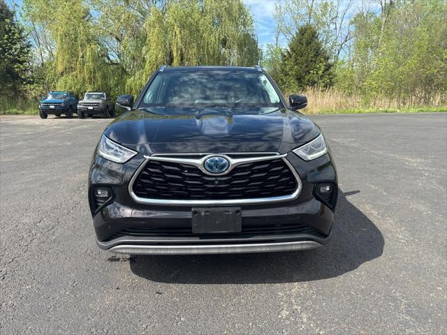 used 2021 Toyota Highlander Hybrid car, priced at $35,989