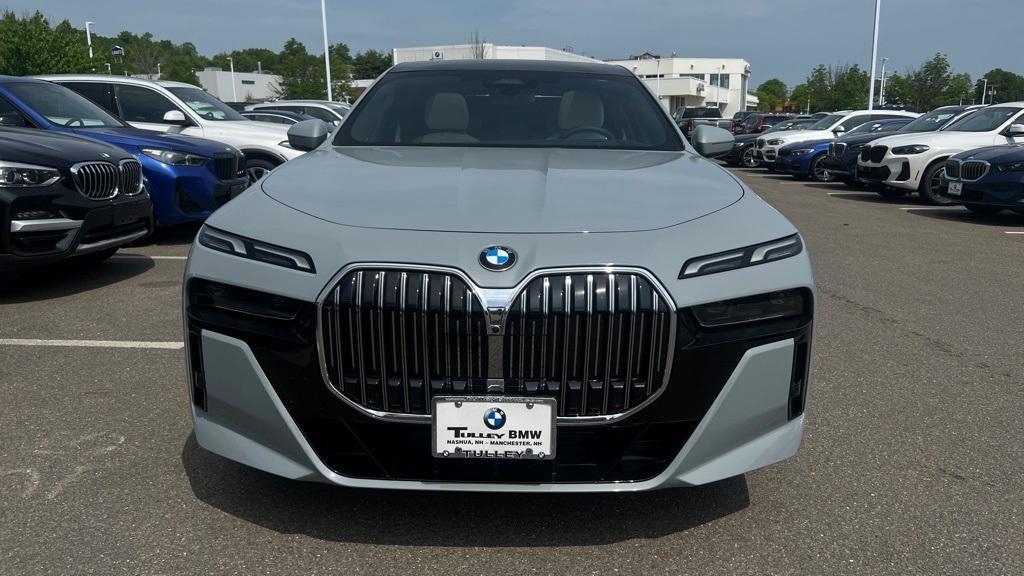 new 2024 BMW 760 car, priced at $124,275
