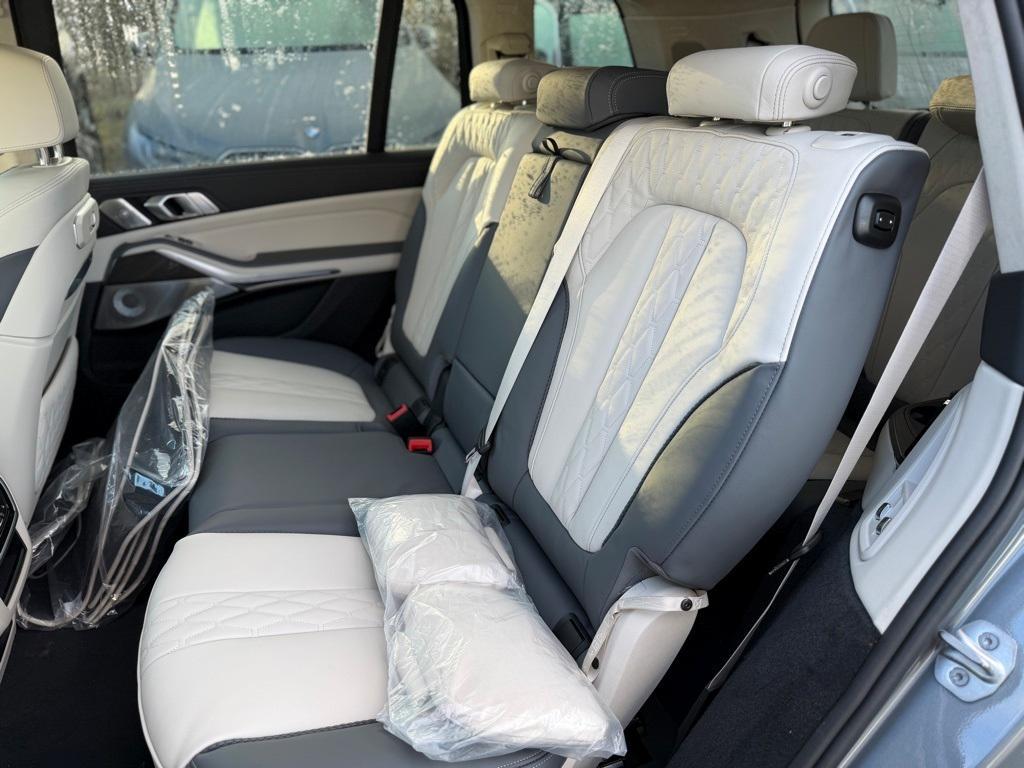 new 2026 BMW X7 car, priced at $127,675