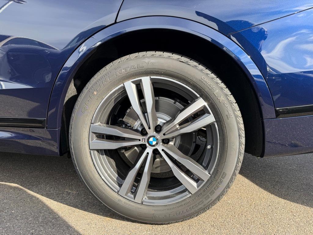 new 2026 BMW X7 car, priced at $100,530