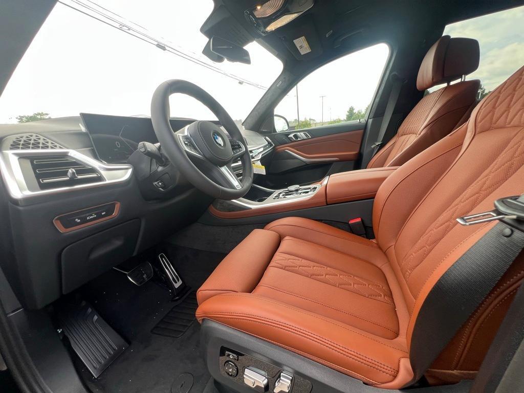new 2026 BMW X7 car, priced at $99,875
