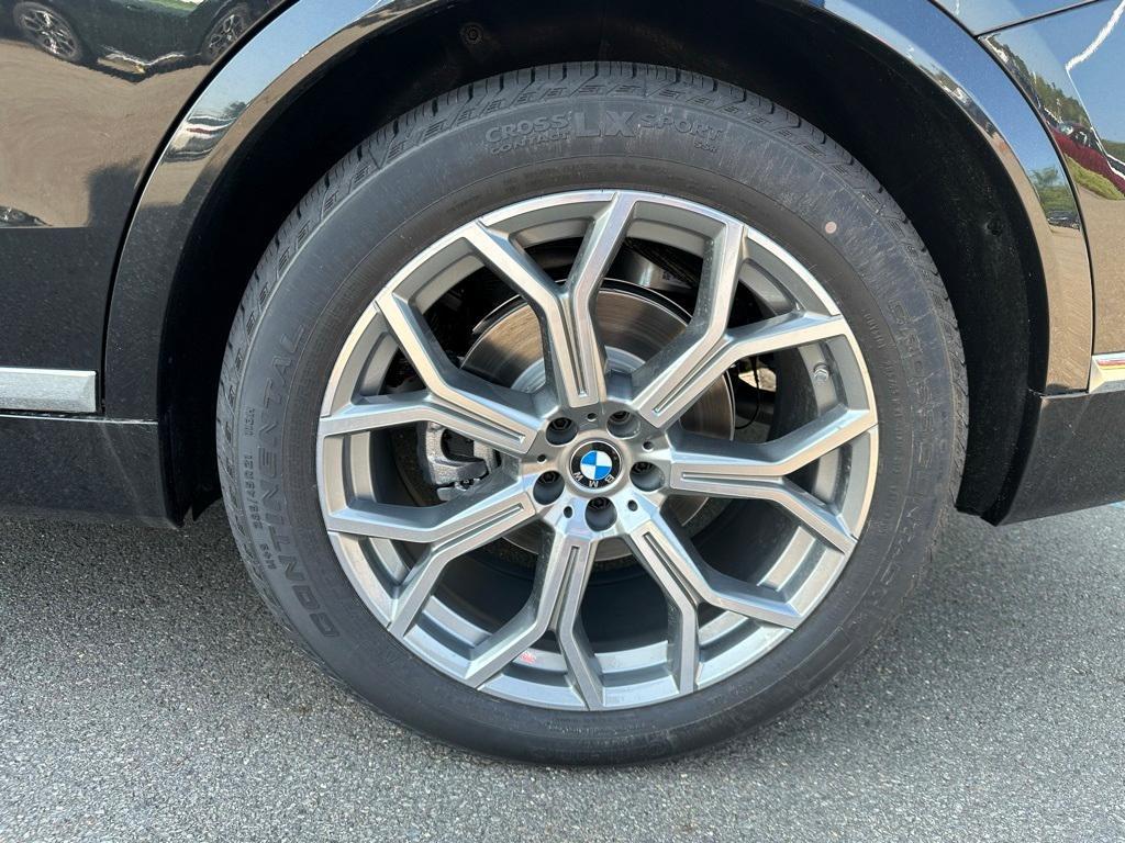 new 2026 BMW X7 car, priced at $94,330